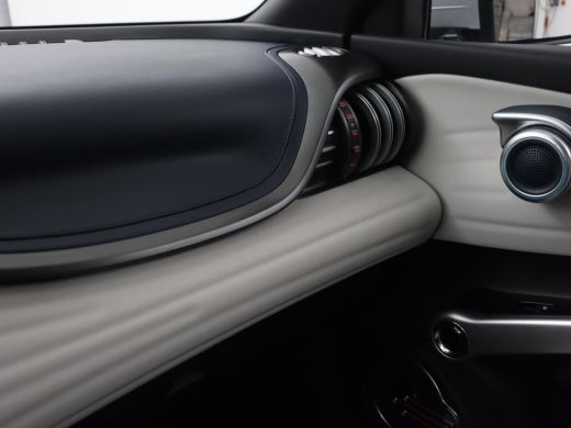 BYD ATTO 3 Comfort 60 kWh | Panoramadak | Warmtepomp | Leder | Stoelverwarming | 360 Camera | Carplay | Adap... ActivLease financial lease