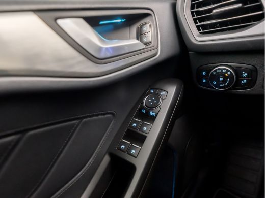 Ford Focus 1.0 EcoBoost Hybrid Titanium X (VIRTUAL COCKPIT, APPLE CARPLAY, WINTER PACK, GROOT NAVI, CAMERA, ... ActivLease financial lease