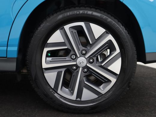 Hyundai Kona EV Comfort 39 kWh | Adaptive cruise | Camera | Carplay | Climate control | Digital Cockpit | Full... ActivLease financial lease