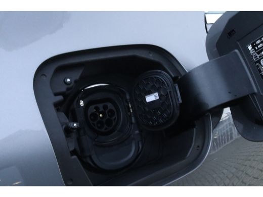 Mercedes-Benz CLA 250 e AMG Line | Cruise Control | Stoelverwarming | Camera | Sfeerverlichting | Navi | Dealer ond... ActivLease financial lease