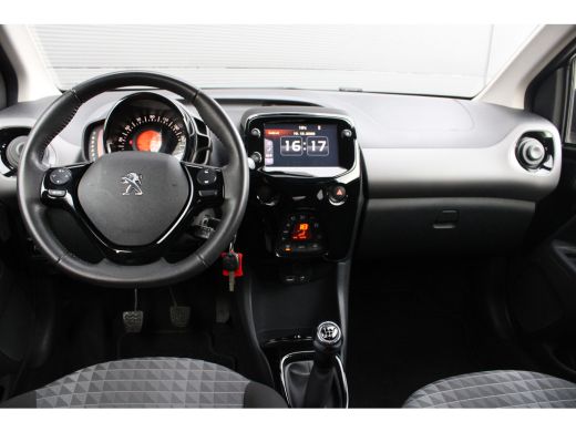 Peugeot 108 1.0 e-VTi Allure | Navi by app | Climate control | Camera | LED | Mistlampen | Lichtmetaal | ActivLease financial lease