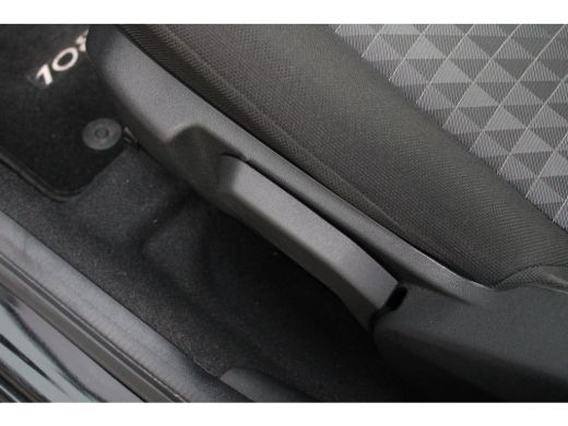 Peugeot 108 1.0 e-VTi Allure | Navi by app | Climate control | Camera | LED | Mistlampen | Lichtmetaal | ActivLease financial lease