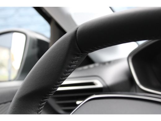 Peugeot 208 1.2 PureTech 100 Style | Navi by app | Parkeersensoren | Apple carplay | LED | Nieuw model | ActivLease financial lease