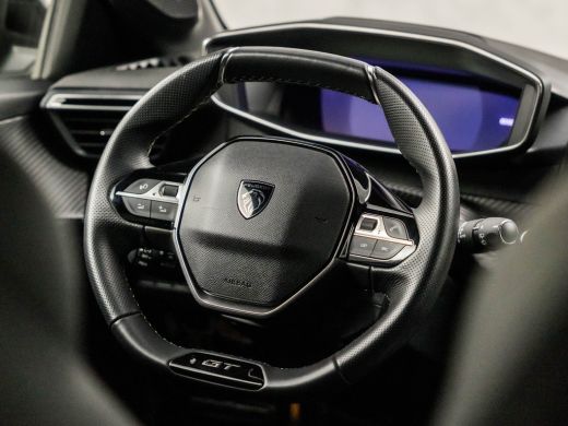 Peugeot 208 1.2 PureTech GT-Line Sport (APPLE CARPLAY, GROOT NAVI, 360 CAMERA, LEDER, SPORTSTOELEN, GETINT GL... ActivLease financial lease