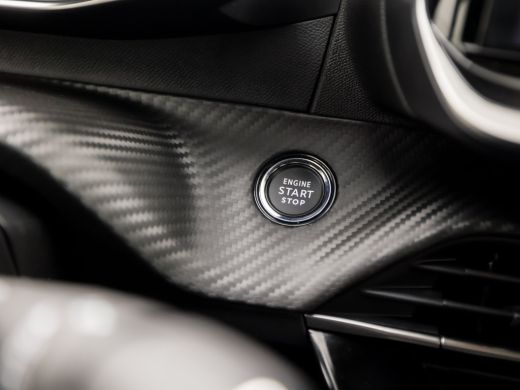 Peugeot 208 1.2 PureTech GT-Line Sport (APPLE CARPLAY, GROOT NAVI, 360 CAMERA, LEDER, SPORTSTOELEN, GETINT GL... ActivLease financial lease