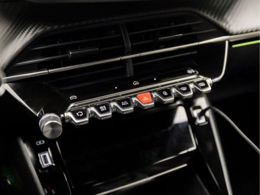 Peugeot 208 1.2 PureTech GT-Line Sport (APPLE CARPLAY, GROOT NAVI, 360 CAMERA, LEDER, SPORTSTOELEN, GETINT GL... ActivLease financial lease