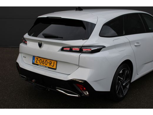 Peugeot 308 SW 1.2 PureTech Allure | Automaat | Navigatie | Camera | Trekhaak | All season | 1.400kg Trekgewi... ActivLease financial lease