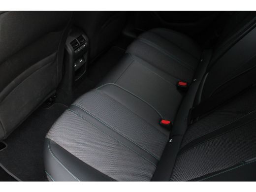 Peugeot 308 SW 1.2 PureTech Allure | Automaat | Navigatie | Camera | Trekhaak | All season | 1.400kg Trekgewi... ActivLease financial lease