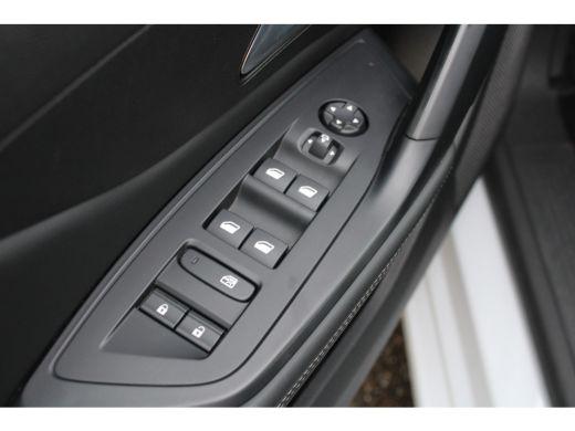 Peugeot 308 SW 1.2 PureTech Allure | Automaat | Navigatie | Camera | Trekhaak | All season | 1.400kg Trekgewi... ActivLease financial lease