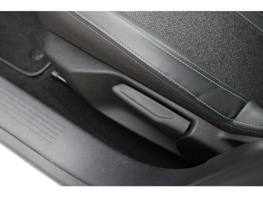 Peugeot 308 SW 1.2 PureTech Allure | Automaat | Navigatie | Camera | Trekhaak | All season | 1.400kg Trekgewi... ActivLease financial lease