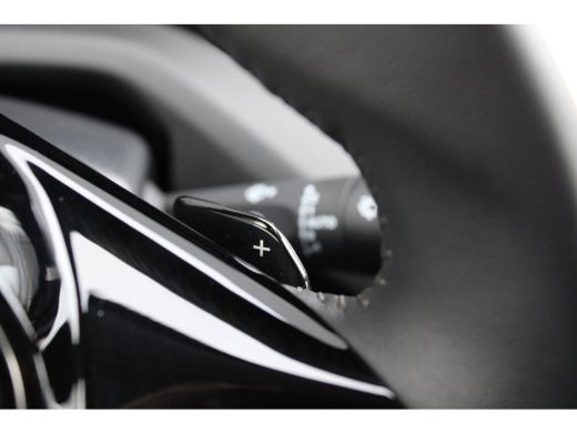 Peugeot 308 SW 1.2 PureTech Allure | Automaat | Navigatie | Camera | Trekhaak | All season | 1.400kg Trekgewi... ActivLease financial lease