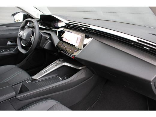 Peugeot 308 SW 1.2 PureTech Allure | Automaat | Navigatie | Camera | Trekhaak | All season | 1.400kg Trekgewi... ActivLease financial lease