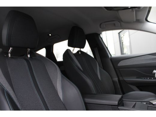Peugeot 308 SW 1.2 PureTech Allure | Automaat | Navigatie | Camera | Trekhaak | All season | 1.400kg Trekgewi... ActivLease financial lease