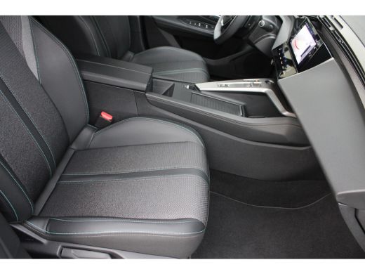 Peugeot 308 SW 1.2 PureTech Allure | Automaat | Navigatie | Camera | Trekhaak | All season | 1.400kg Trekgewi... ActivLease financial lease
