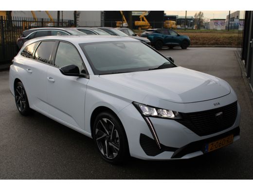 Peugeot 308 SW 1.2 PureTech Allure | Automaat | Navigatie | Camera | Trekhaak | All season | 1.400kg Trekgewi... ActivLease financial lease
