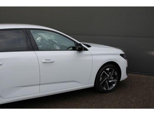 Peugeot 308 SW 1.2 PureTech Allure | Automaat | Navigatie | Camera | Trekhaak | All season | 1.400kg Trekgewi... ActivLease financial lease