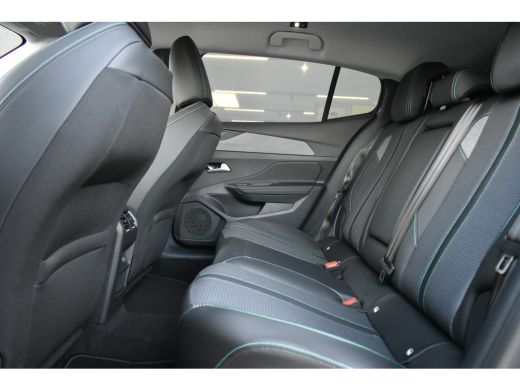 Peugeot 408 1.6 HYbrid Allure Pack 225 EAT8 DEMO-DEAL! | 360 Camera | Drive Assist | 7,4kW Boordlader | AGR-C... ActivLease financial lease