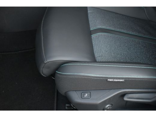 Peugeot 408 1.6 HYbrid Allure Pack 225 EAT8 DEMO-DEAL! | 360 Camera | Drive Assist | 7,4kW Boordlader | AGR-C... ActivLease financial lease