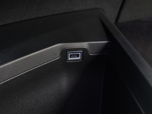 Peugeot 5008 1.2 Hybrid 136 Allure | 2 stoelen op derde rij | Achteruitrijcamera | Apple Carplay/Android Auto|... ActivLease financial lease