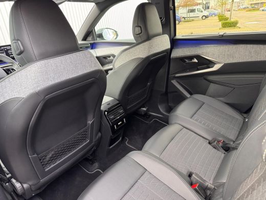 Peugeot 5008 1.2 Hybrid 145 GT Automaat | Camera | Navigatie | 7-Zitter | Keyless | Sfeerverlichting | DAB | |... ActivLease financial lease