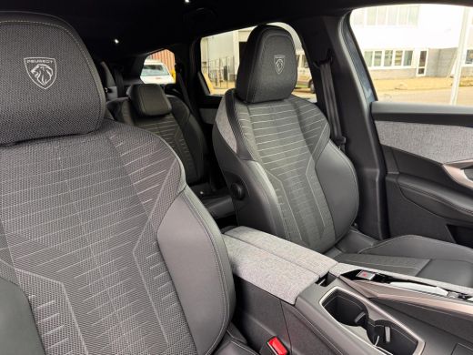 Peugeot 5008 1.2 Hybrid 145 GT Automaat | Camera | Navigatie | 7-Zitter | Keyless | Sfeerverlichting | DAB | |... ActivLease financial lease