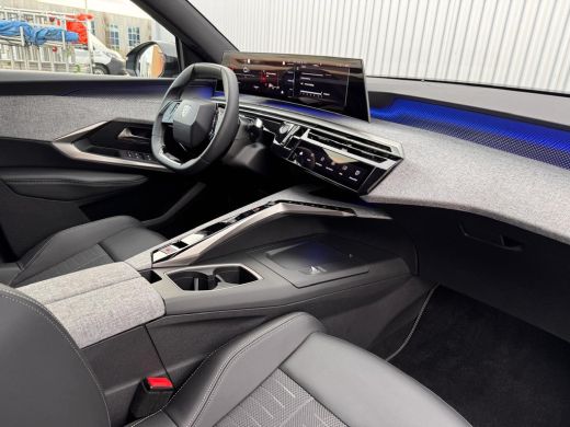 Peugeot 5008 1.2 Hybrid 145 GT Automaat | Camera | Navigatie | 7-Zitter | Keyless | Sfeerverlichting | DAB | |... ActivLease financial lease