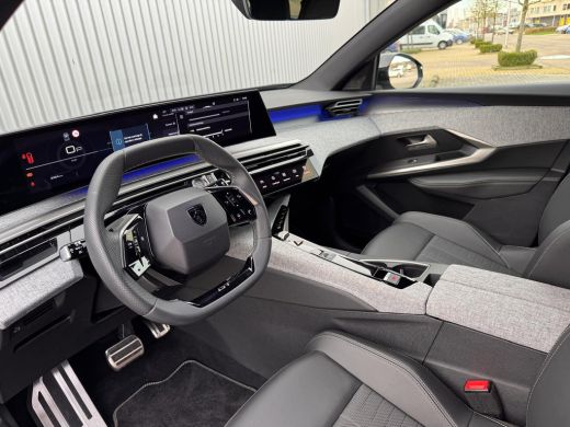 Peugeot 5008 1.2 Hybrid 145 GT Automaat | Camera | Navigatie | 7-Zitter | Keyless | Sfeerverlichting | DAB | |... ActivLease financial lease