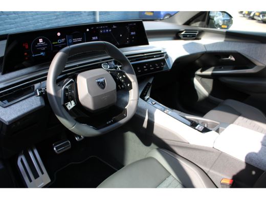 Peugeot 5008 1.6 Plug-in Hybrid 195 GT | Automaat | Navigatie | Camera | Panorama/schuifdak | Apple carplay | ActivLease financial lease