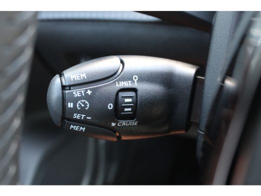 Peugeot e-2008 EV Allure Avantage 54 kWh ActivLease financial lease