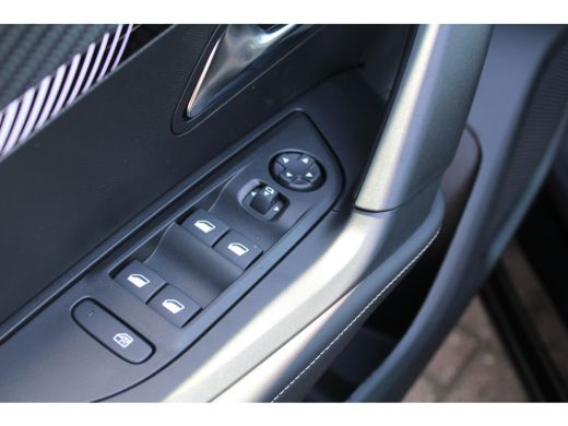 Peugeot e-2008 EV Allure Avantage 54 kWh ActivLease financial lease