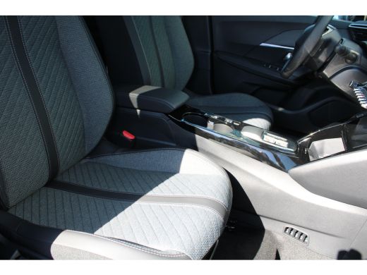 Peugeot e-2008 EV Allure Avantage 54 kWh ActivLease financial lease