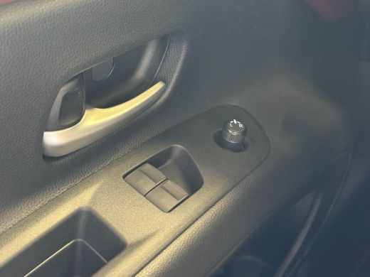 Toyota Aygo Hybrid 115 pulse **NIEUWE KLEUR CINNAMON/ NIEUWE AUTO/ DIRECT LEVERBAAR** ActivLease financial lease