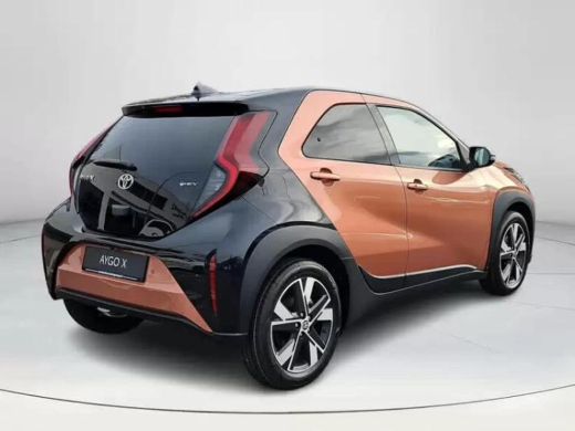 Toyota Aygo Hybrid 115 pulse **NIEUWE KLEUR CINNAMON/ NIEUWE AUTO/ DIRECT LEVERBAAR** ActivLease financial lease