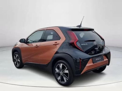 Toyota Aygo Hybrid 115 pulse **NIEUWE KLEUR CINNAMON/ NIEUWE AUTO/ DIRECT LEVERBAAR** ActivLease financial lease