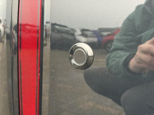 Toyota Aygo Hybrid 115 pulse **NIEUWE KLEUR LAVENDER/ EASY PACK/ NIEUWE AUTO/ DIRECT LEVERBAAR** ActivLease financial lease