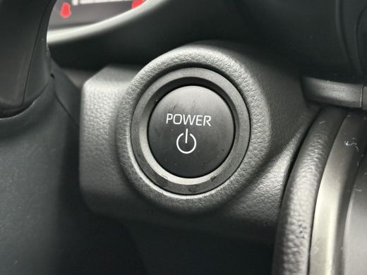 Toyota C-HR 1.8 Hybrid 140 Dynamic **DARK BLUE MICA/ NIEUWE AUTO/ DIRECT LEVERBAAR** ActivLease financial lease