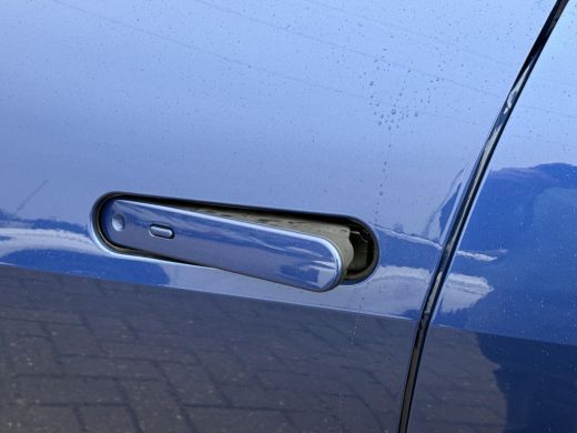 Toyota C-HR 1.8 Hybrid 140 Dynamic **DARK BLUE MICA/ NIEUWE AUTO/ DIRECT LEVERBAAR** ActivLease financial lease