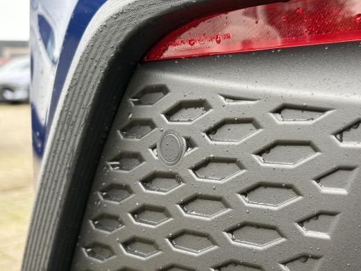 Toyota C-HR 1.8 Hybrid 140 Dynamic **DARK BLUE MICA/ NIEUWE AUTO/ DIRECT LEVERBAAR** ActivLease financial lease