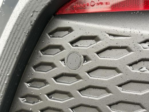 Toyota C-HR 2.0 Plug-in Hybrid 220 Dynamic **STORM GREY/ NIEUWE AUTO/ DIRECT LEVERBAAR** ActivLease financial lease