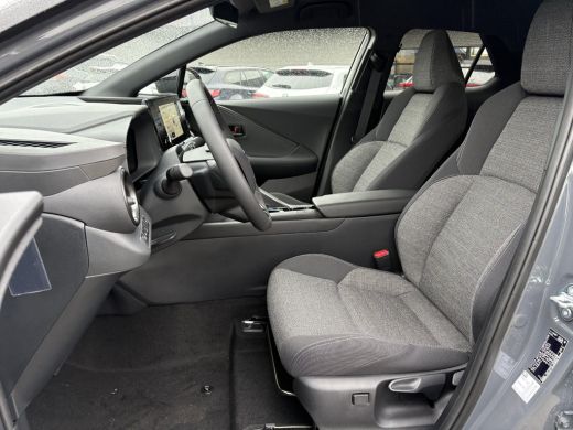 Toyota C-HR 2.0 Plug-in Hybrid 220 Dynamic **STORM GREY/ NIEUWE AUTO/ DIRECT LEVERBAAR** ActivLease financial lease