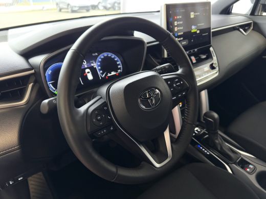 Toyota Corolla Cross 12/2024 HYBRID 140 STYLE LED KEYLESS CARPLAY NAVI CAMERA STOEL/STUUR VERW. ELEK.KLEP ADAP CRUISE ... ActivLease financial lease