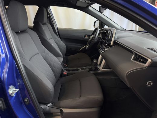 Toyota Corolla Cross 12/2024 HYBRID 140 STYLE LED KEYLESS CARPLAY NAVI CAMERA STOEL/STUUR VERW. ELEK.KLEP ADAP CRUISE ... ActivLease financial lease