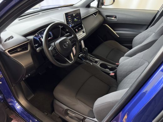Toyota Corolla Cross 12/2024 HYBRID 140 STYLE LED KEYLESS CARPLAY NAVI CAMERA STOEL/STUUR VERW. ELEK.KLEP ADAP CRUISE ... ActivLease financial lease