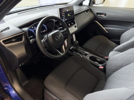 Toyota Corolla Cross 12/2024 HYBRID 140 STYLE LED KEYLESS CARPLAY NAVI CAMERA STOEL/STUUR VERW. ELEK.KLEP ADAP CRUISE ... ActivLease financial lease