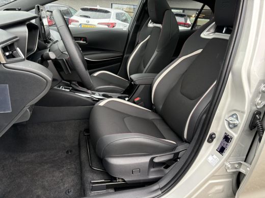 Toyota Corolla Hybrid 180 GR Sport **GR SPORT PLUS PACK/ NIEUWE AUTO/ DIRECT LEVERBAAR** ActivLease financial lease