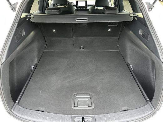 Toyota Corolla Touring Sports 1.8 Hybrid Business Plus | Navigatie | Stoelverwarming | Keyless entry | 17 inch LM-velgen | ActivLease financial lease