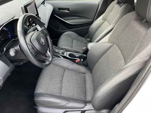 Toyota Corolla Touring Sports 1.8 Hybrid Business Plus | Navigatie | Stoelverwarming | Keyless entry | 17 inch LM-velgen | ActivLease financial lease
