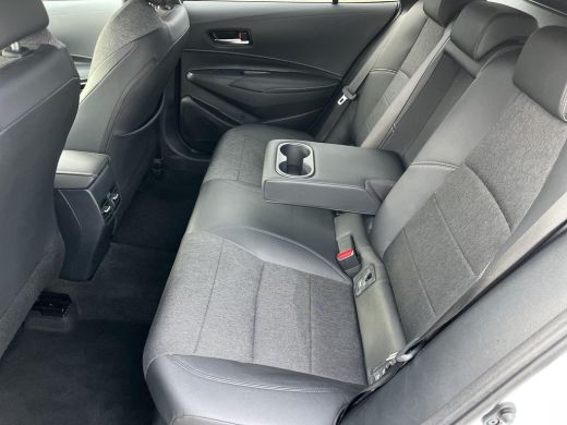 Toyota Corolla Touring Sports 1.8 Hybrid Business Plus | Navigatie | Stoelverwarming | Keyless entry | 17 inch LM-velgen | ActivLease financial lease