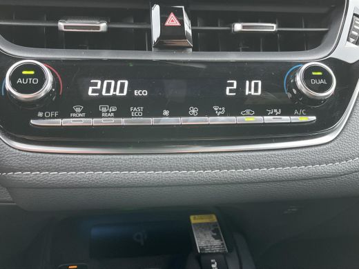 Toyota Corolla Touring Sports 1.8 Hybrid Business Plus | Navigatie | Stoelverwarming | Keyless entry | 17 inch LM-velgen | ActivLease financial lease