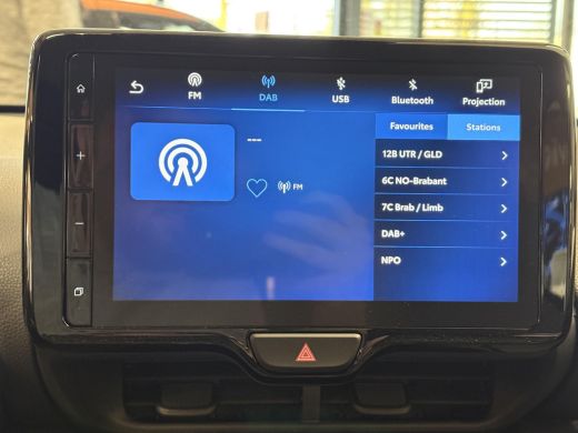 Toyota Yaris 1.5 Hybrid 115 Comfort **NIEUWE AUTO/ DIRECT LEVERBAAR** ActivLease financial lease